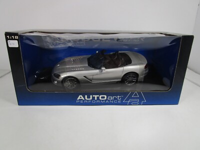 AUTOART 1/18 PERFORMANCE SILVER 2003 DODGE VIPER SRT-10 NEW *BOX ISSUE* READ