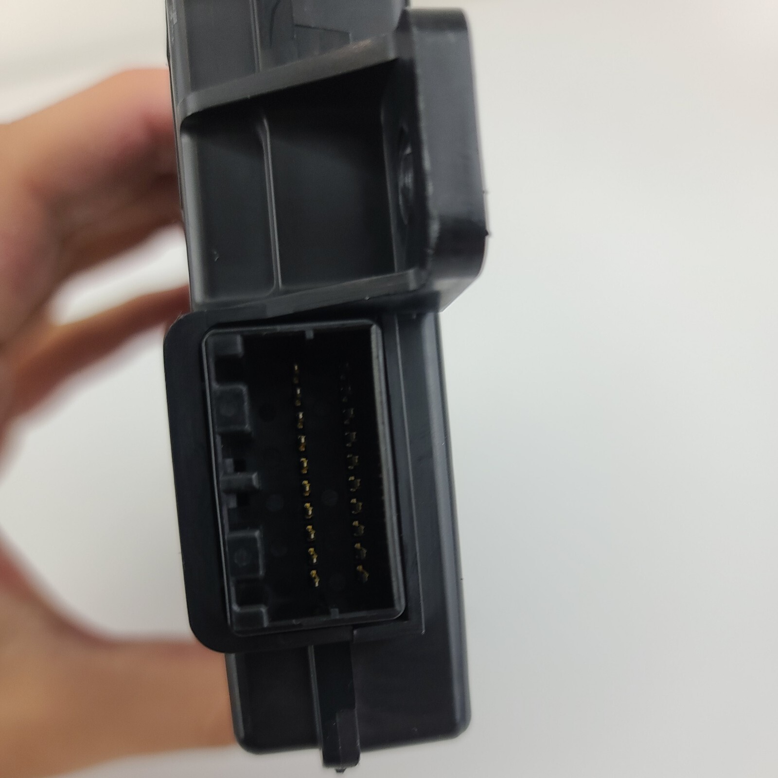 2014 - 2017 Maserati Ghibli Passive Entry RF Hub Control Module ECU Oem