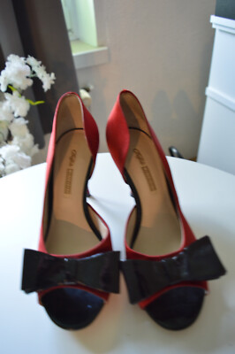 Niedliche Satin Pumps mit Schleife 40 Buffalo London
