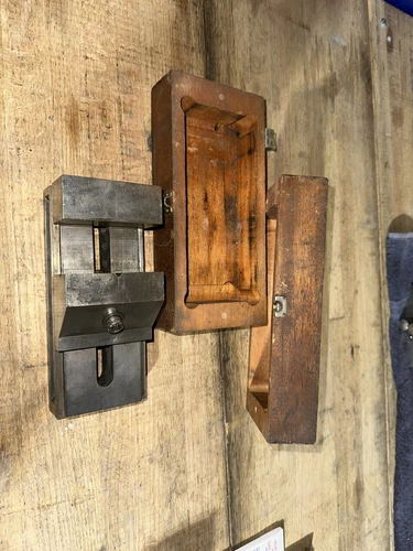 VINTAGE TOOLMAKER MACHINIST GRINDING VISE WITH BOX