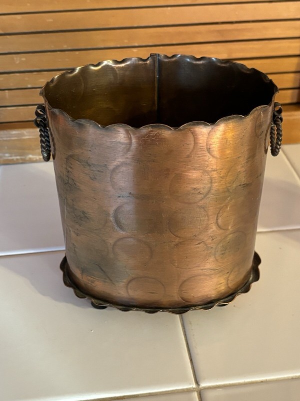 Vintage 6 3/4” Footed Copper Planter/Bucket Circle Design 