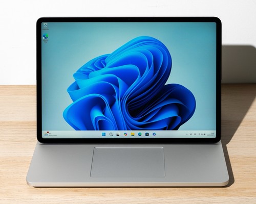 Microsoft Surface Laptop Studio 2 - Intel Core i7-13700H, 16GB RAM, 512GB SSD - Picture 2 of 22