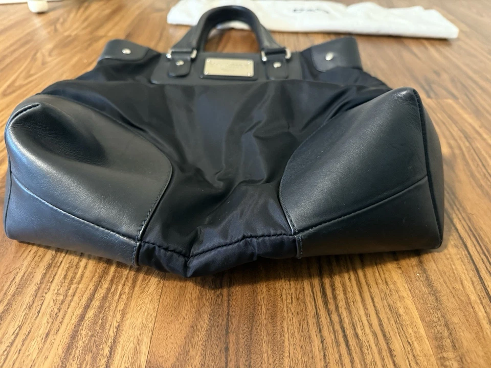 Bolso de Mano Dolce & Gabbana Vertical en Nailon Negro y Piel de Becerro Foto 3 de 4