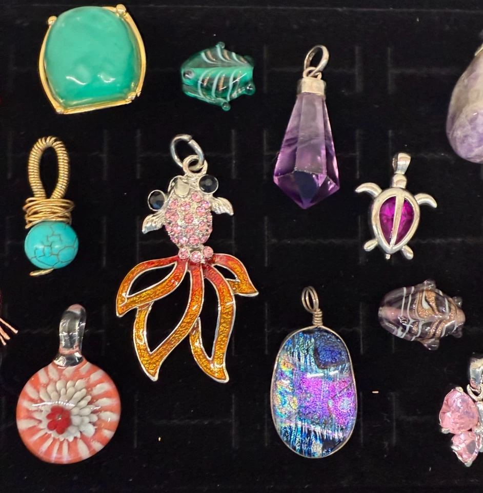 16 шт. смешанный лот кулонов с подвесками эмаль стекло кисточки драгоценные камни рыба цветок уникальный - Изображение 3 из 4