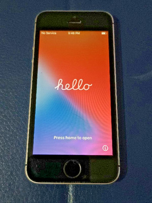Apple iPhone SE (1st Gen)   32GB   T Mobile Locked   Silver/Black   Clean IMEI