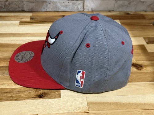 MITCHELL & NESS Chicago Bulls NBA Snapback Cap Gray Red Adjustable Big Logo OSFA - Picture 3 of 10