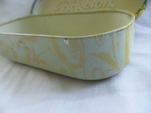 Brighton Tin Case for Sunglasses Includes Insert - Picture 3 of 6