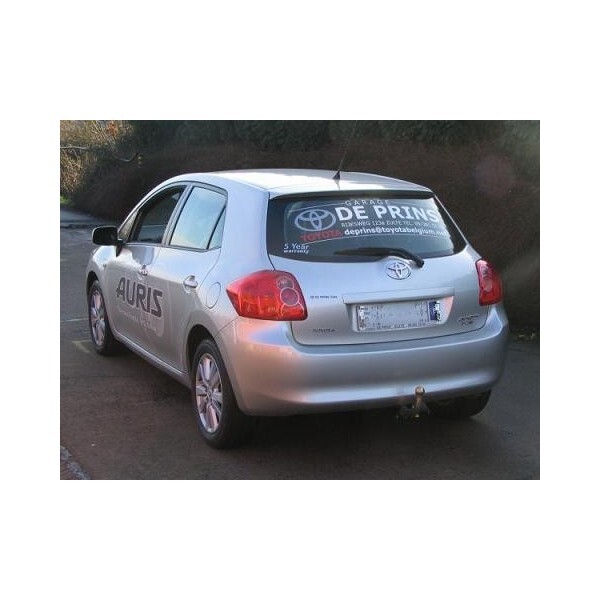 Attelage pour Toyota Auris 3 et 5 portes idéal pour porte velo et vacances