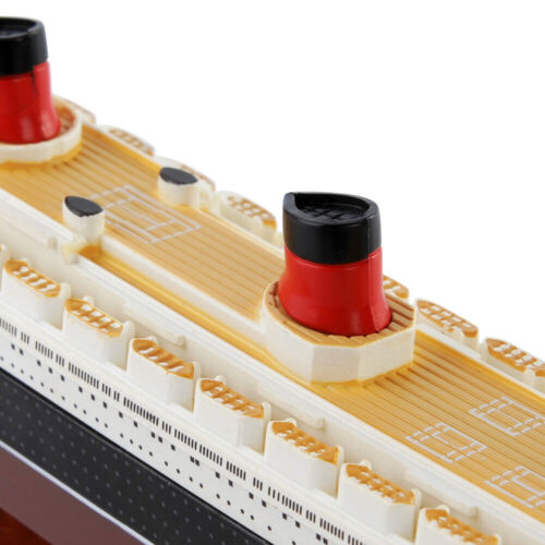 1/1250 S.S. Normandie Cruise Ship Ocean Liner Model Diecast Boat Model With Case - Picture 9 of 12