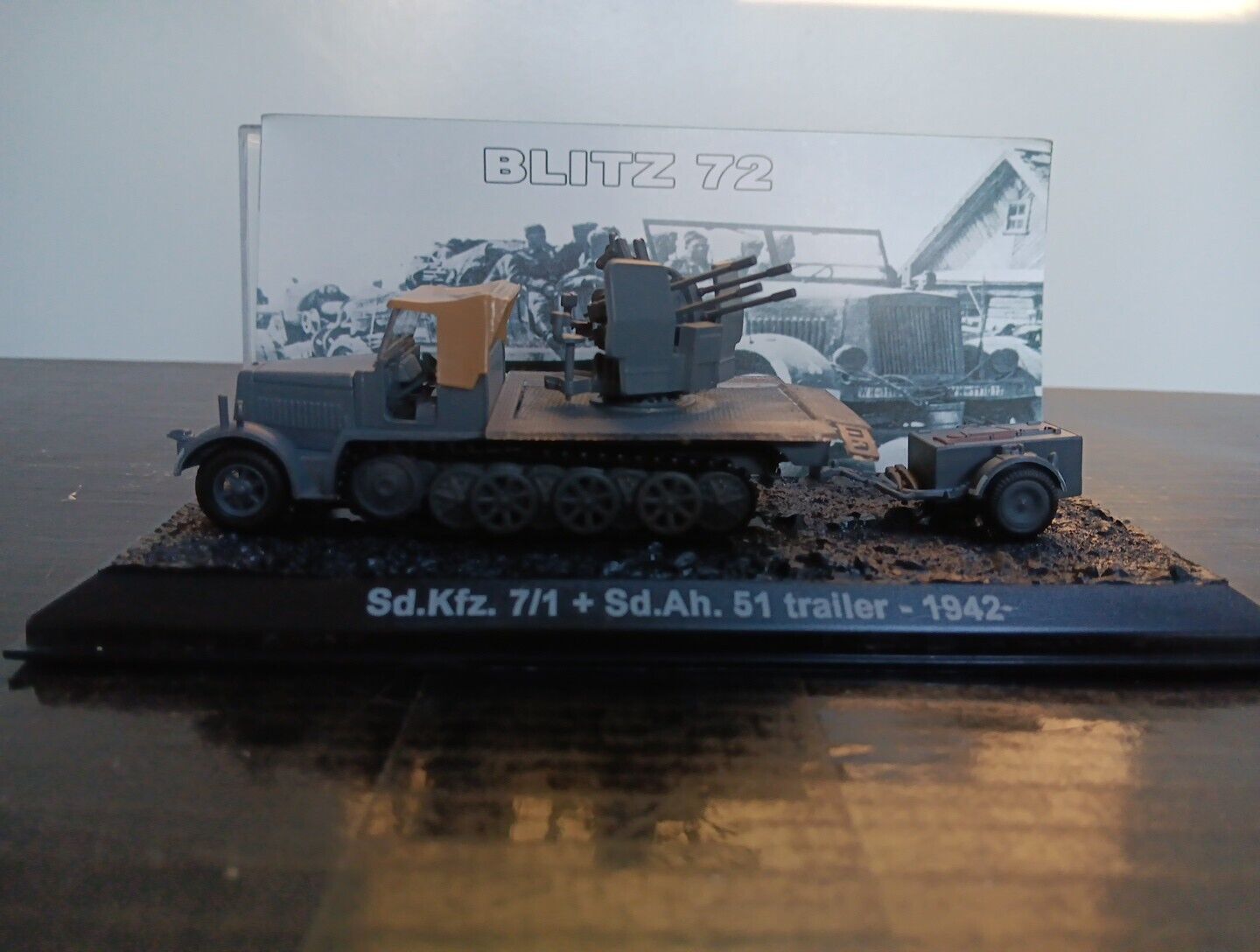 Bild 2 von 12