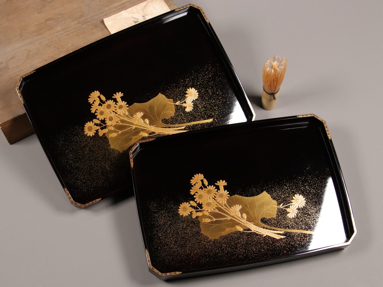 Par de bandejas de sado de madera de laca japonesa Maki-e ceremonia del té era Meiji siglo XIX