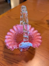 VTG FENTON PINK / WHITE HOBMAIL SCALLOPED EDGE BASKET  "BEAUTIFUL DISPLAY"