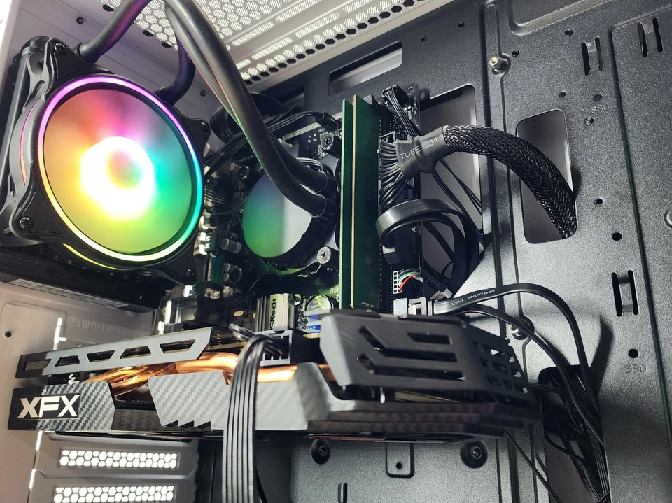 Computadora Gaming PC i5-8600 8GB RAM SSD + 1TB HDD RX 580 8GB Windows 11 Foto 2 de 4