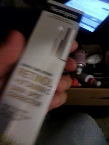 Neutrogena Rapid Tone Repair Retinol + Vitamin C Dark Spot Corrector 1oz SALE ๐ฅ - Picture 9 of 11