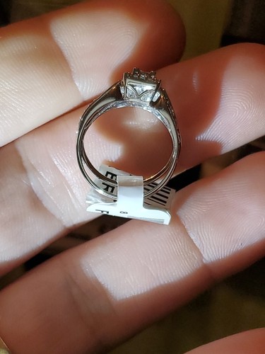Anillo de compromiso de oro blanco de 10k y diamantes genuinos de 1/3 CTTW NUEVO EN CAJA. - Imagen 5 de 15