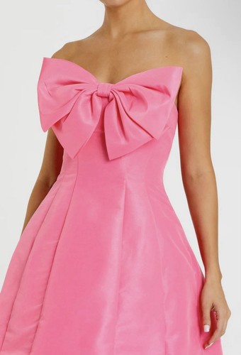 Mini abito Mac Duggal 49210 taglia 10 rosa senza spalline oversize fiocco aderente e svasato $298 - Foto 2 di 5