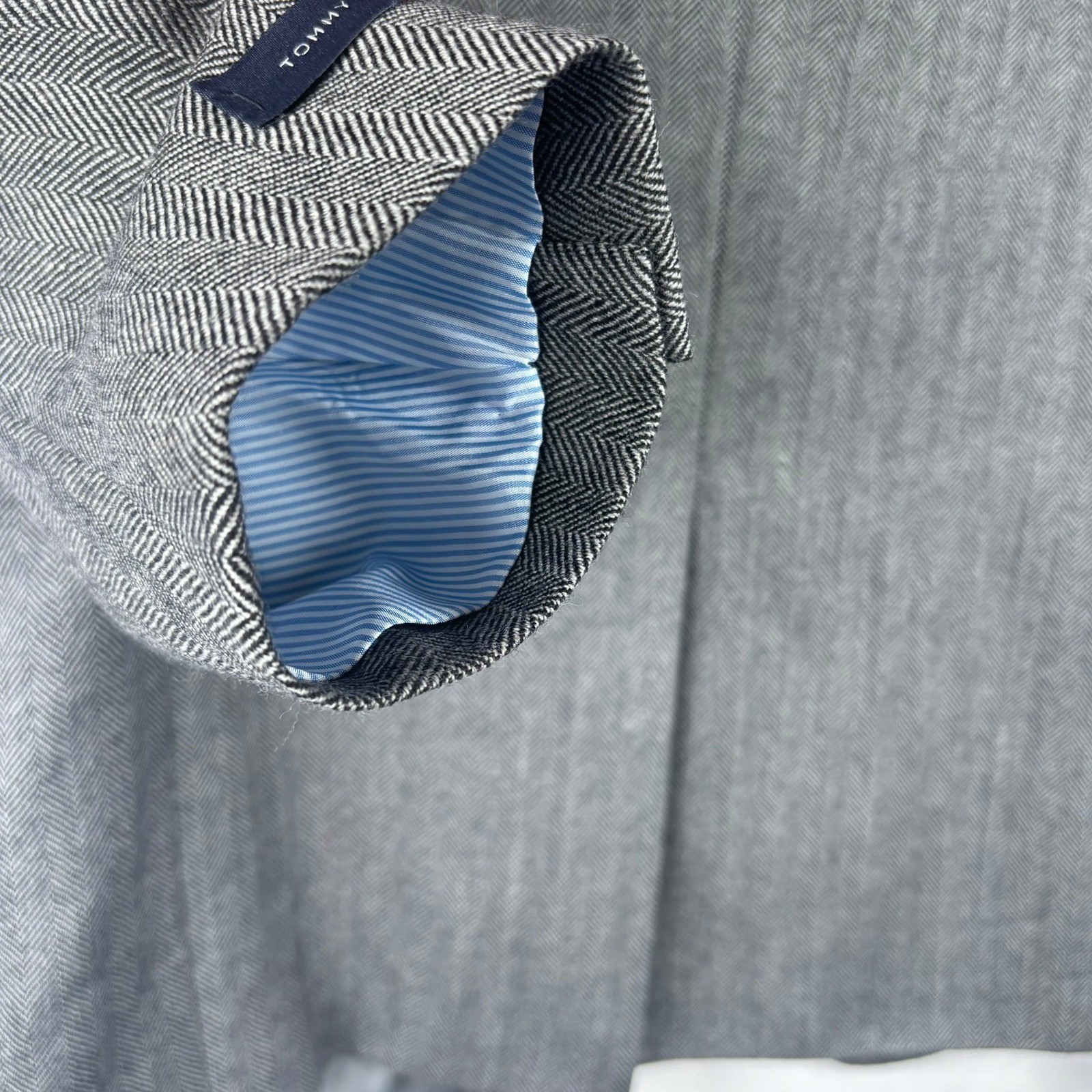 Tommy Hilfiger Herringbone Sport Coat Blazer Gray  100% Wool Suit Jacket 44L thumbnail 13