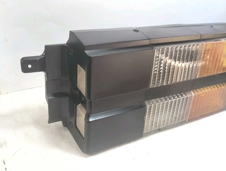 Conjunto de luces traseras de pasajero derecho estándar Chevrolet Camaro Z28 82-90 5973138 Foto 2 de 4