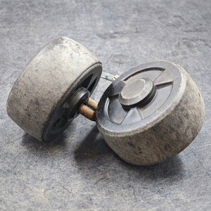 Roboter Rasenmäher 3100, Paar Von 2 Rädern - Gebraucht, Mit Kratzern Und Spuren