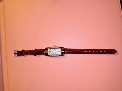 Lovito Modiya Red Square Women's Fashion Watch