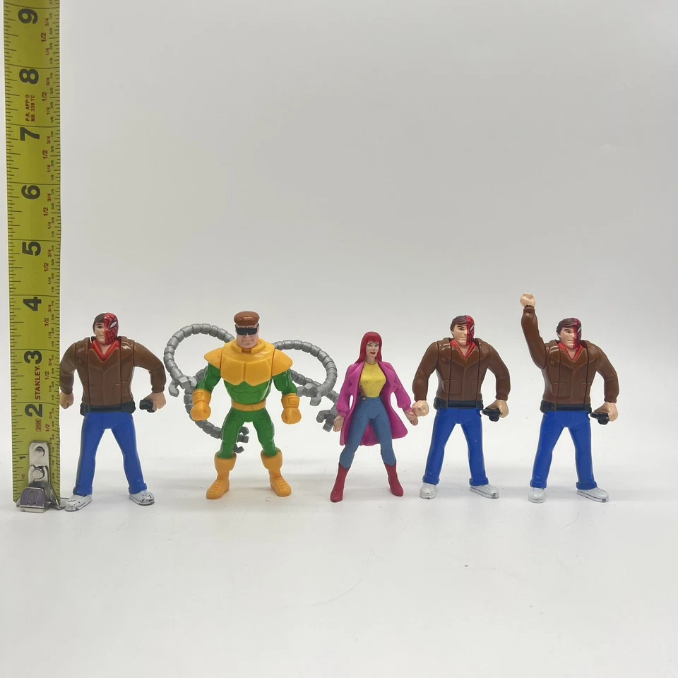 Marvel Spider-Man Action Figure Transforming Peter Parker Mary Jane Doc Oct Lot - Image 2 of 3
