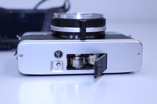 Minolta Hi-Matic F E Compact Point & Shoot Film Camera w Case 35mm Rokkor Metal - Picture 12 of 24