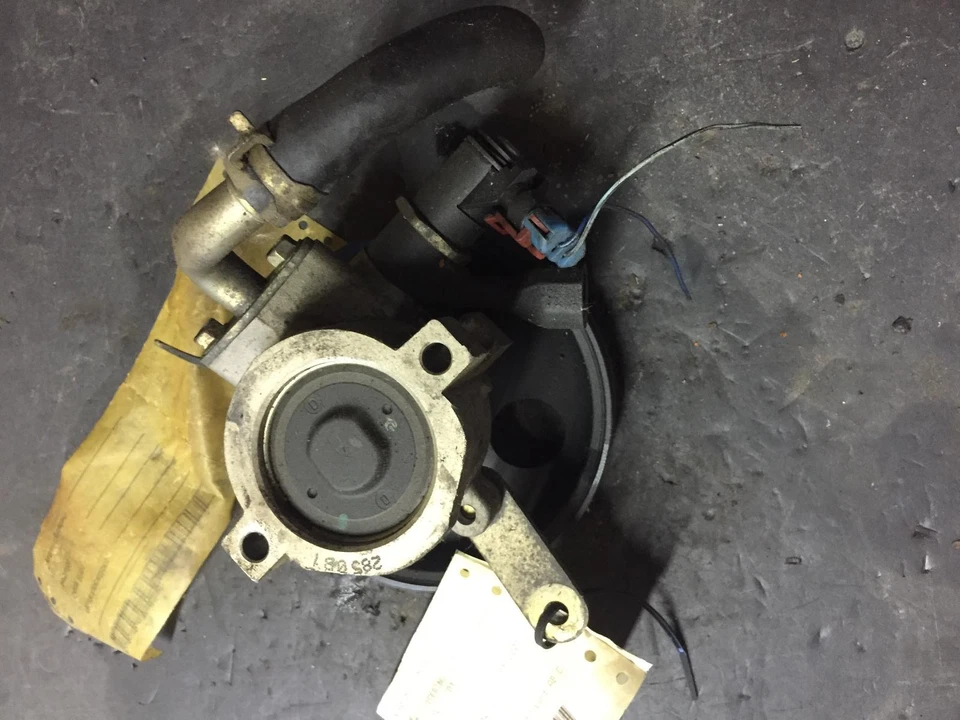 Bomba de dirección asistida usada se adapta a: 2001 Daewoo Leganza CDX grado A Foto 2 de 3