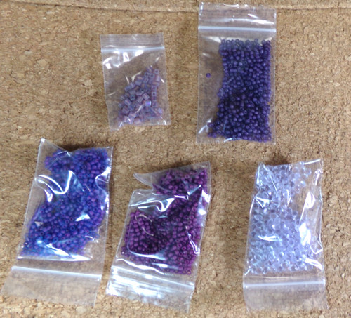 SIZE 11/0   CRAFT SEED BEADS   91 g   ( 3.2 OZ)    LOT  CX86    bz8cr J88CR