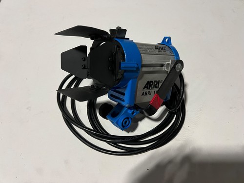 Arri 150W Tungsten, Fresnel Light w/ Barn Doors - Great condition - Hardly used - Picture 6 of 6
