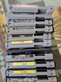 Nintendo NES 21 Game Lot Blinking Red Zapper Mario Batman Simpsons Controllers