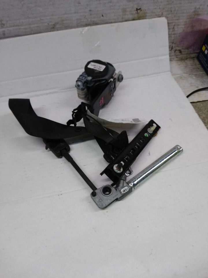 Used Front Left Seat Belt Front fits: 2010 Gmc Terrain bucket driver retractor F Foto 2 de 4