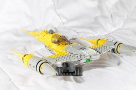 LEGO 75092 Naboo Starfighter - Ship Only w/ stand (No Box/Manual, Incl R2D2)