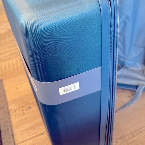 Tag Gateway Piece Hard side Spinner 20“ Luggage suitcase $439 - Picture 9 of 9