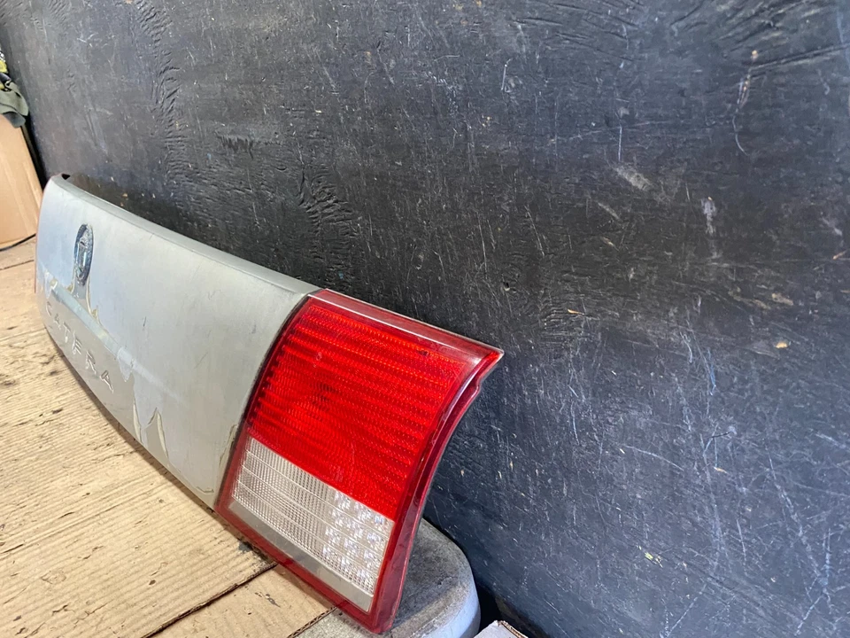 Cadillac Catera 2000-2001 panel maletero tapa respaldo matrícula Q0362 DG Foto 2 de 4