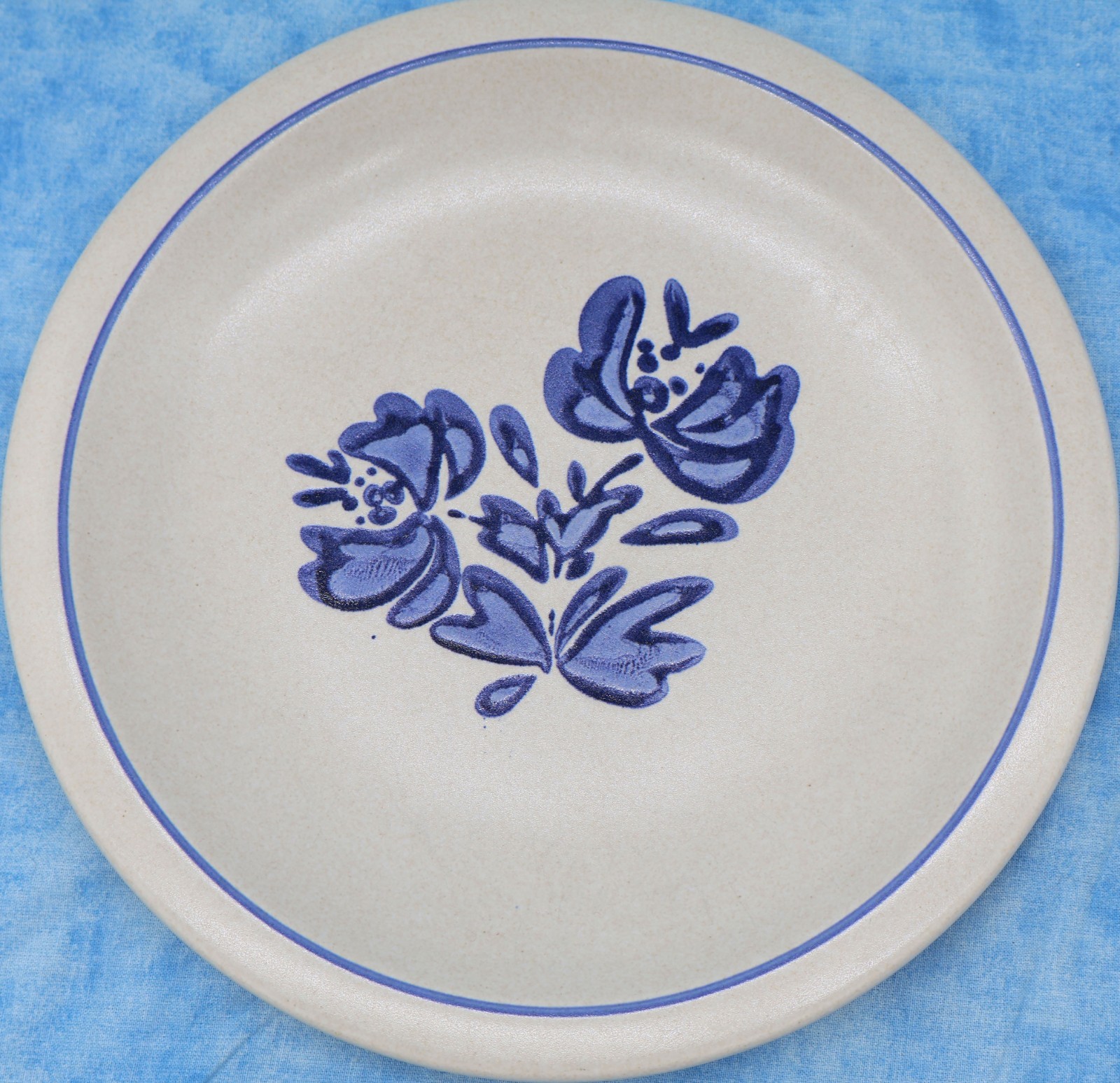 Pfaltzgraff Yorktowne Dinner Plate 10.5" Blue Floral Stonewa
