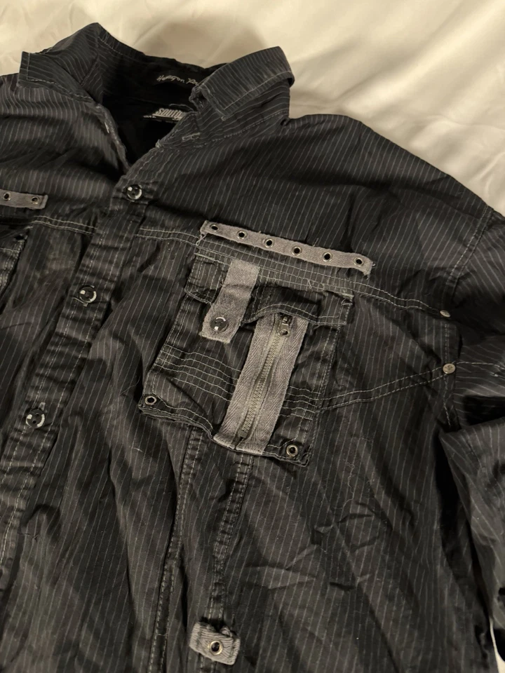 Camisa South Pole listrada preta/cinza com colarinho abotoado Y2K tamanho XXL - Imagem 2 de 4