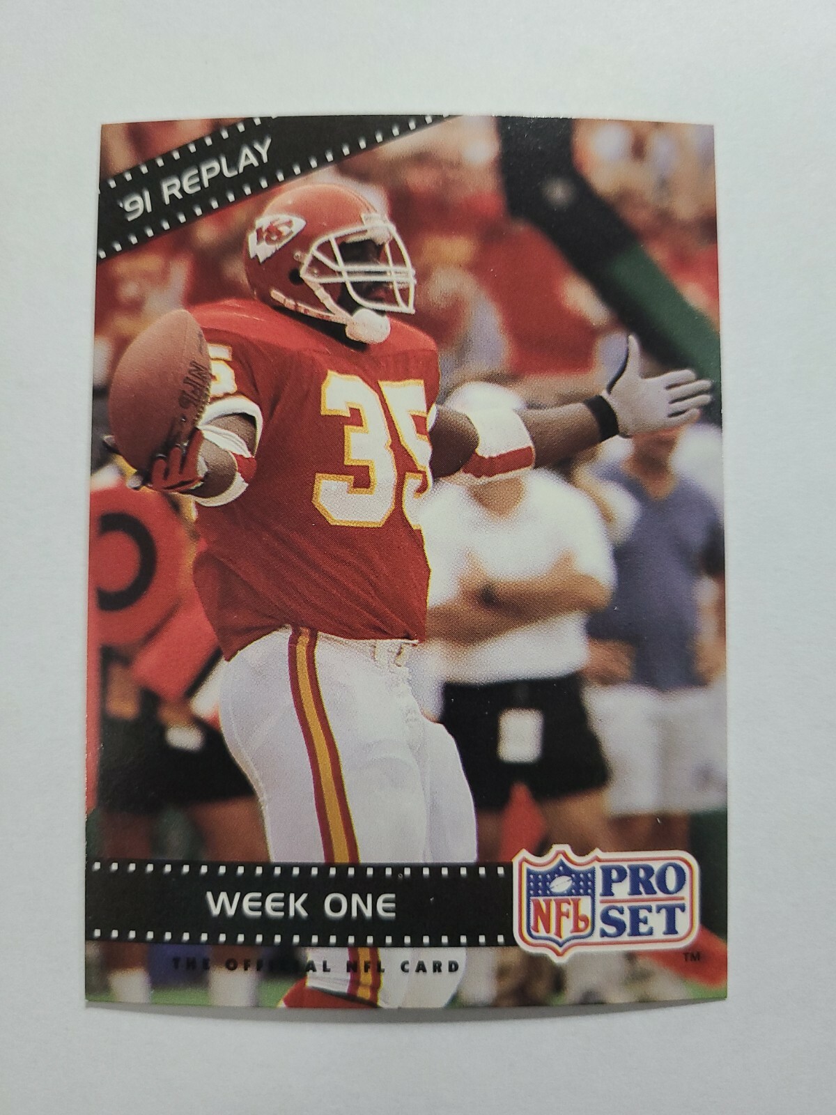 KANSAS CITY CHIEFS 1992 PRO SET FOOTBALL CARD # 37 E6476