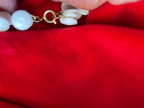 Vintage Necklace Triple Strand White Necklace 23" Long - Picture 5 of 6