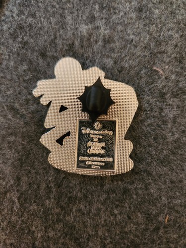 Limited Edition "The Nightmare Before Christmas" Christmas Ornament & Lapel Pin - Picture 7 of 8