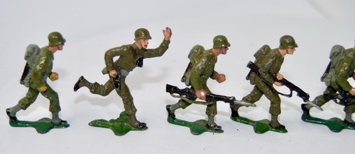 Authenticast, Holgar Erickson - EIRE WW2 U.S. Army Infantry Charging, 54mm, 1:32 - Picture 3 of 9