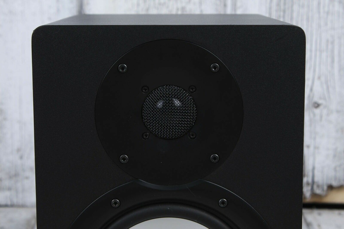 Yamaha HS7 Two Way Powered Studio Monitor PAIR OF TWO 95 Yamaha HS7 Two Way Powered Studio Monitor PAIR OF TWO 95