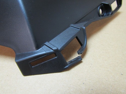 Panel de carenado lado derecho KTM 1290 Super Duke R 22 2022 1.152 millas (10192) - Imagen 7 de 12