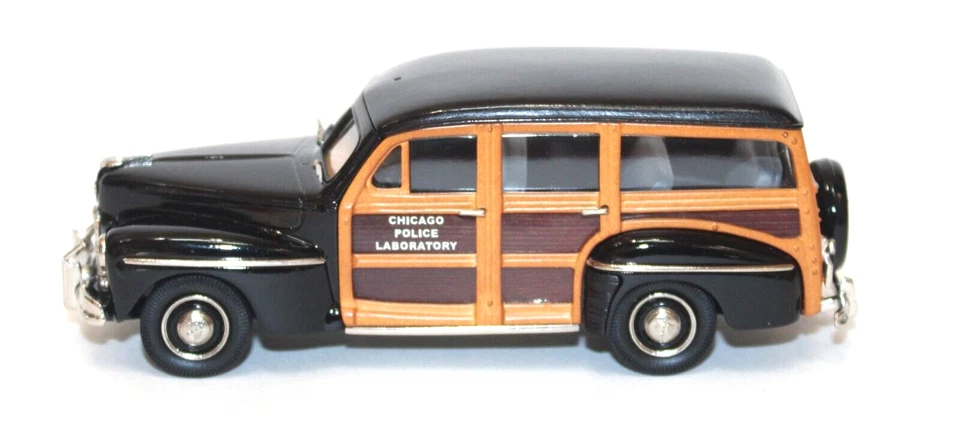 Brooklin IPV 45 1948 Ford V8 Woody Wagon Chicago Police Lab 1:43 Mint/ Box 2017 - Image 2 of 4