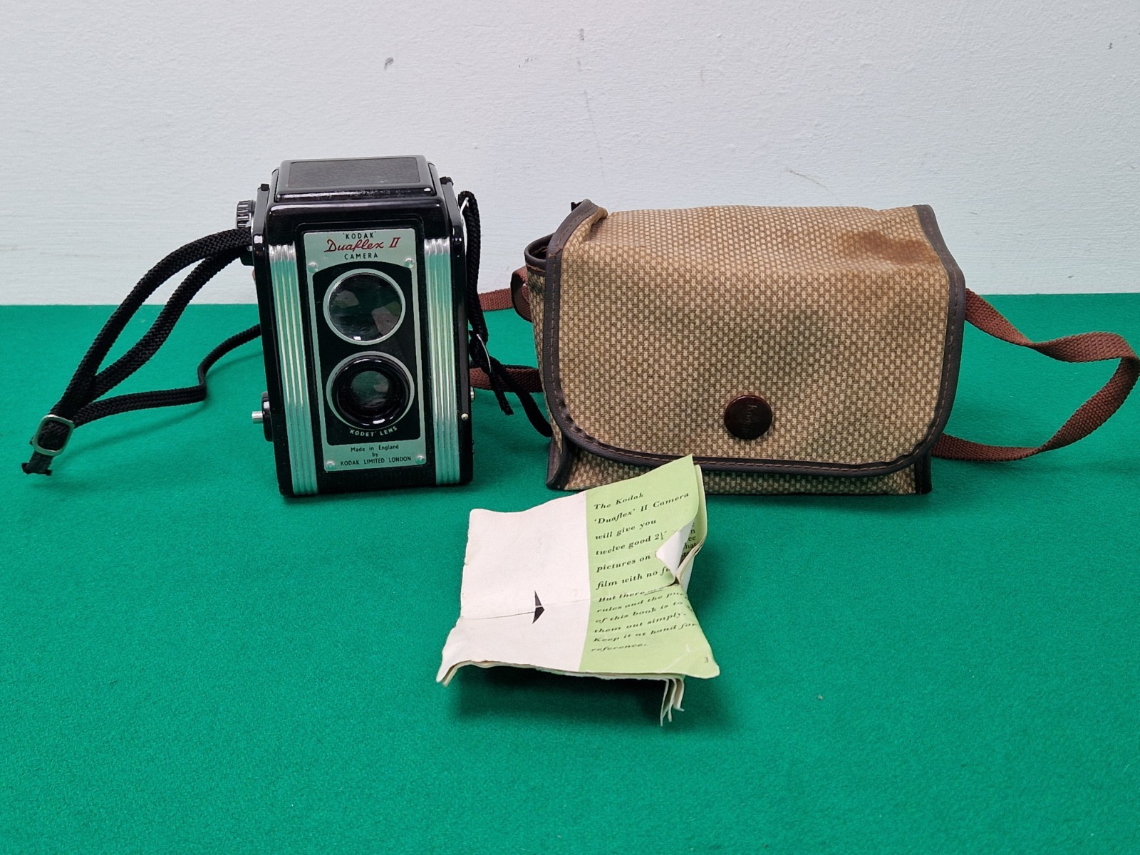 Vintage 1950s Kodak Duraflex II Box Camera & Case A/F Untested