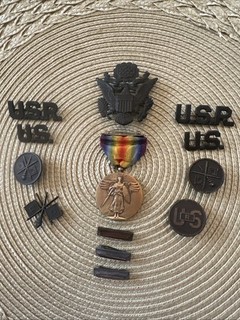 Antique WWI Winged Liberty Bronze Victory Medal PLUS PINS Lot Of 11