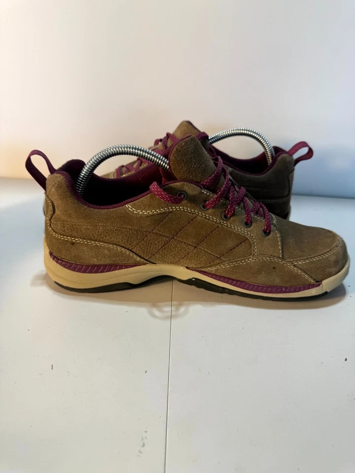 L.L. Bean Beansport 501754 Mujer EE. UU. 9.5 Zapatos Anchos Marrón Gamuza Tenis Atléticos Foto 3 de 4