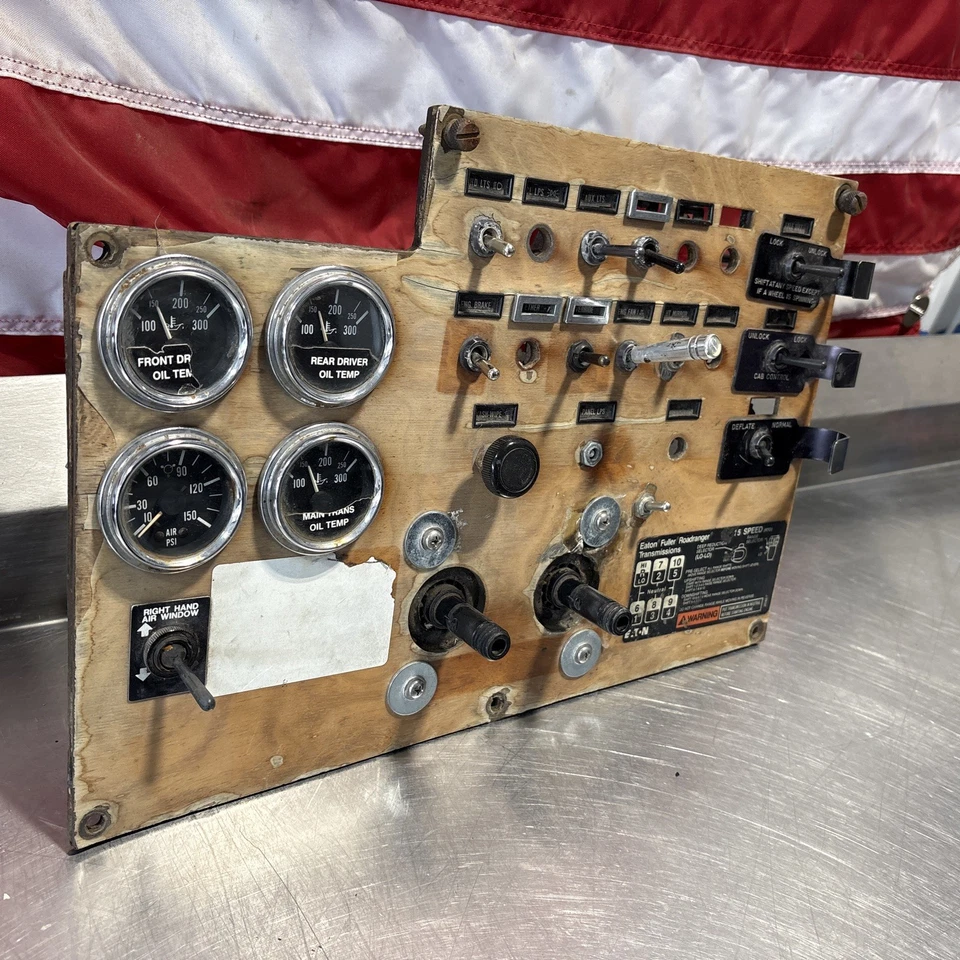 1987-2000 Peterbilt 379 TRIM OR COVER Dash Panel - Used | 316714 - Image 2 of 4