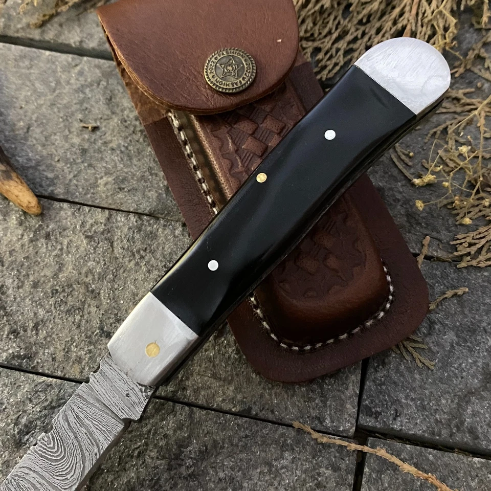 Cuchillo de Bolsillo Plegable Shard™ Custom Forged a Mano Trampero de Acero Damasco con Funda Foto 3 de 4