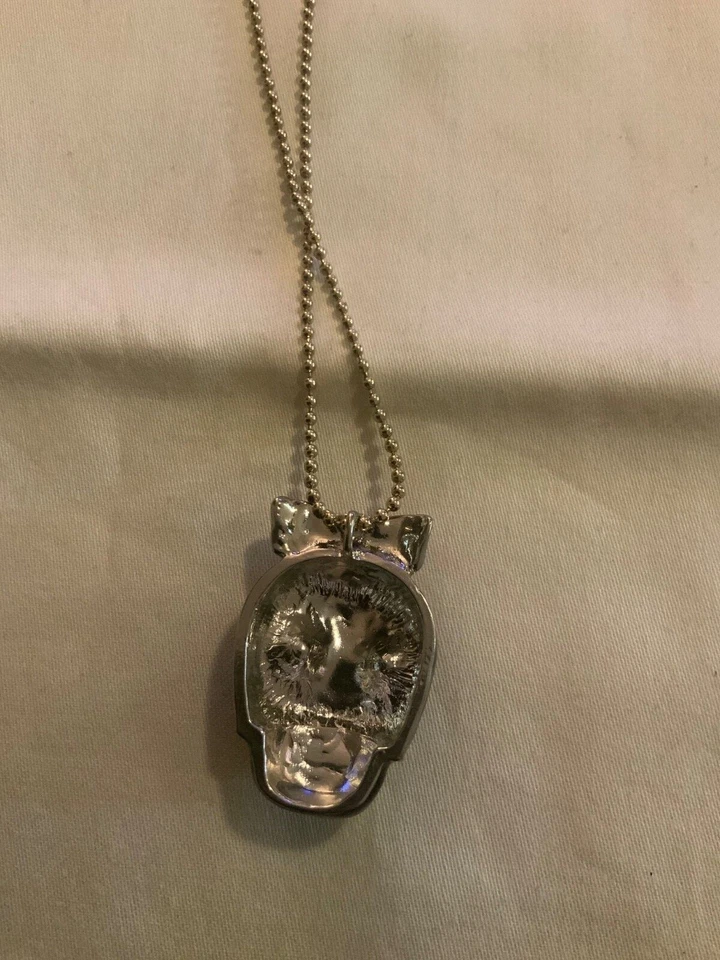 Collar calavera Betsey Johnson negro SugarHill Foto 3 de 3