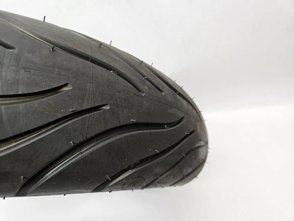 Neumático delantero Harley Davidson 130/60/19 pared negro nuevo Foto 4 de 4